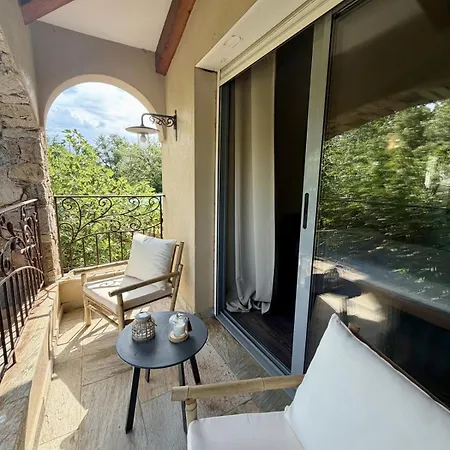 Maison Au Coeur Du Reginu