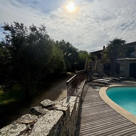 Maison Au Coeur Du Reginu بيت للعطل *