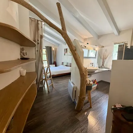 Maison Au Coeur Du Reginu بيت للعطل